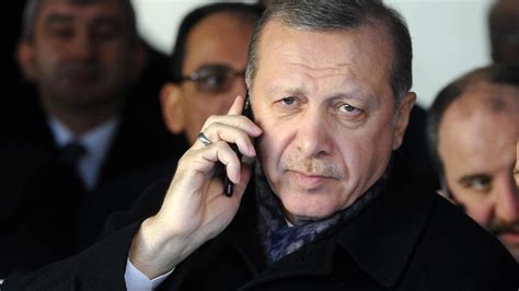 E­r­d­o­ğ­a­n­ ­p­o­l­i­s­ ­k­u­r­ş­u­n­u­y­l­a­ ­ö­l­e­n­ ­g­e­n­c­i­n­ ­b­a­b­a­s­ı­n­ı­ ­a­r­a­d­ı­